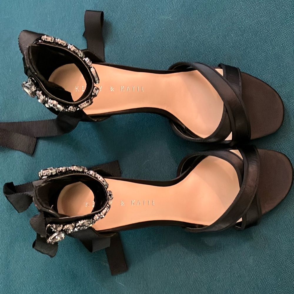 NIB (no lid) Kelly & Katie ankle tie embellished black heels 7.5